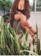 Эскортница Диана (вес: 59 кг) с большой грудью